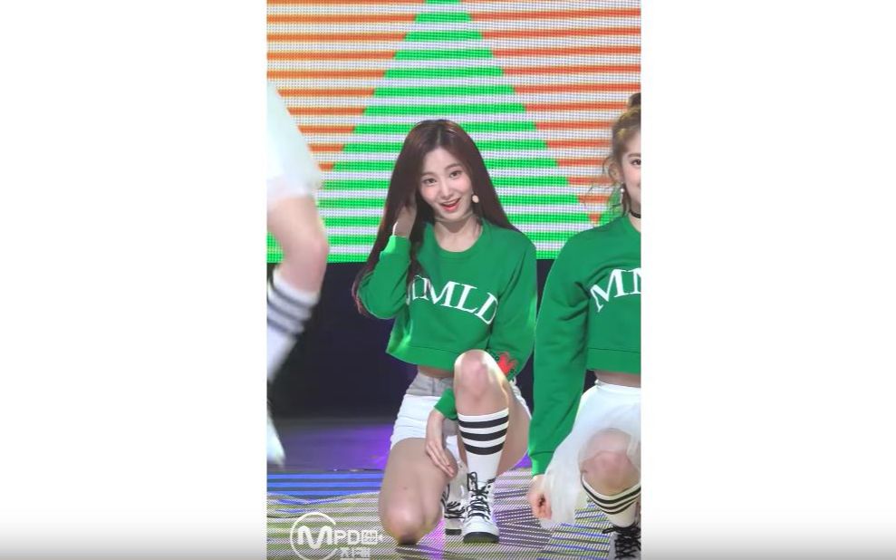 P8-momoland-YEONWOO-妍雨-饭拍